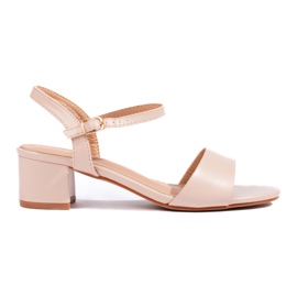 Cremesandaler til kvinder på Shelovet-stolpen beige