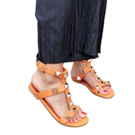 Orange sandaler med nitter fra Ignazio