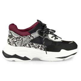 Moderigtige sorte sneakers til kvinder