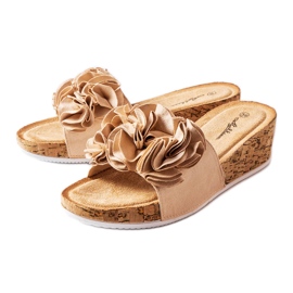 Beige kilesandaler fra Estella