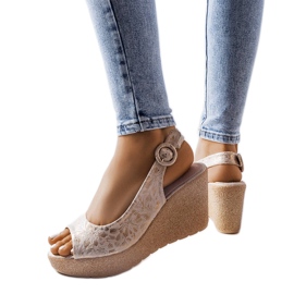 Beige kilesandaler fra Jarmila