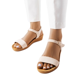 Beige kilesandaler fra Loggia