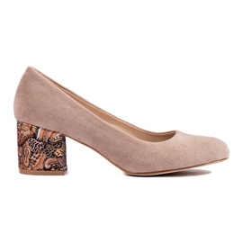 SHELOVET Beige ruskind pumps med lav hæl fra Sheovet