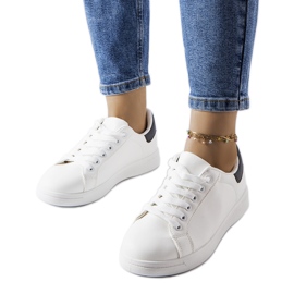 Hvide sneakers med sort indsats fra Ingle
