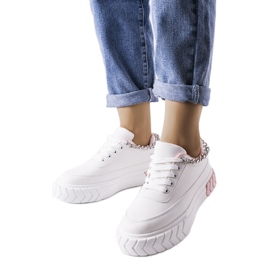 Pink sneakers med kæde fra Thilda hvid