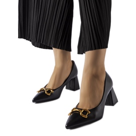 Sorte pumps på en asymmetrisk pin 9537 Sort