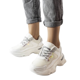 Hvide sneakers dekoreret med glitter fra Beatrice