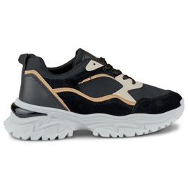 Sorte damesneakers på hvid sål