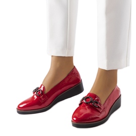 Inna Røde patent wedge loafers fra Erin