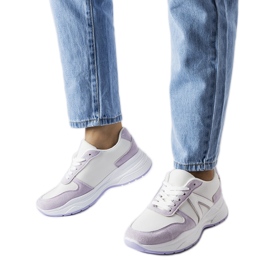 Inna Hvide og lilla sportssneakers fra Tornano
