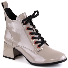 Lakerede taupe damestøvler D&amp;A S.Barski Premium Collection MR870-66 beige