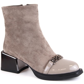 Damestøvler på en dekorativ hæl beige D&amp;A S.Barski Premium Collection MR870-70