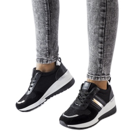 Inna Sorte og sølv wedge sneakers fra Titusville