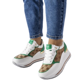 Inna Rouxi hvide og grønne wedge sneakers