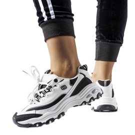 Hvide og sorte sportssneakers fra Kouri