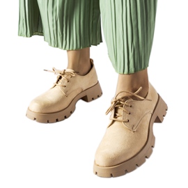 Beige sko med massiv sål fra Coleman