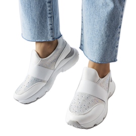Hvide sneakers med sølv Milea dekorationer