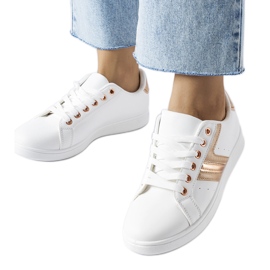 Hvide sneakers med en rosaguld Rizzo-accent
