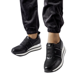 Sorte sneakers med sølv Andre dekoration