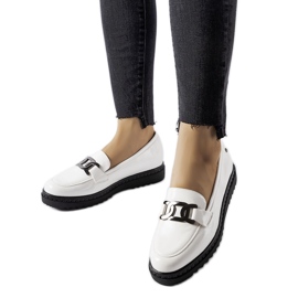 Inna Hvide kileloafers med patent fra Vinceza