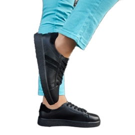 Sorte sneakers i læder med snøre
