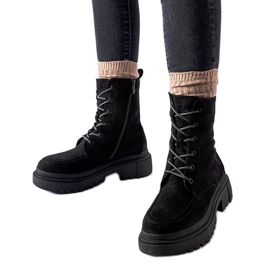Sorte sneakers med en massiv Riel-sål