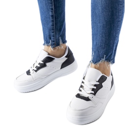 Hvide sneakers med sorte Fournie-accenter