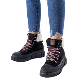 Sorte isolerede sneakers på Ottiol platformen