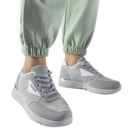 Sneakers i gråt stof fra Geraldino