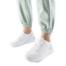 Hvide sneakers lavet af Gallo kombinerede materialer