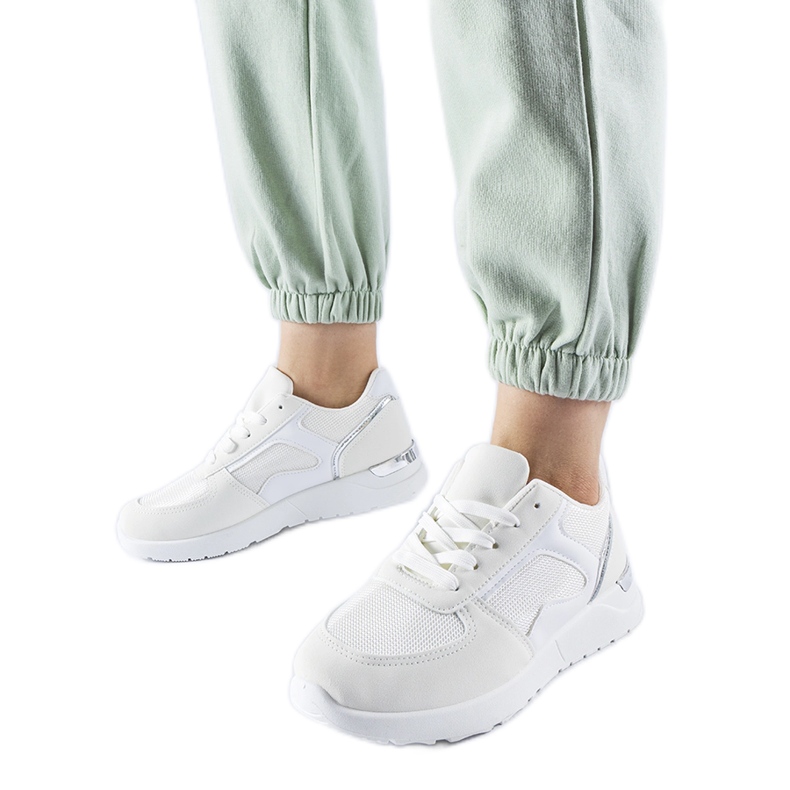Hvide sneakers lavet af Gallo kombinerede materialer