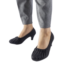 Sorte Santro pumps med flæser