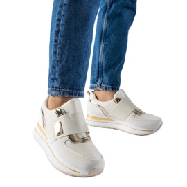Beige slip-on sneakers med Sages platform