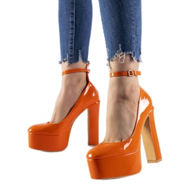 Orange Colle pumps i patentlæder