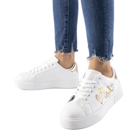 Hvide sneakers på Montclair platformen