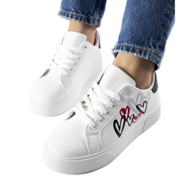 Hvide sneakers på Montclair platformen