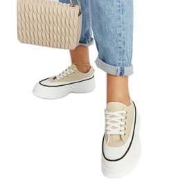 Beige sneakers på Plesio platformen