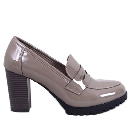 Jeffis Khaki patenthælede loafers beige