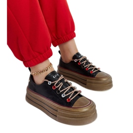 Sorte sneakers på GOE NN2N4053 platformen