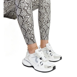 Hvide sneakers med massiv jakobinsk sål