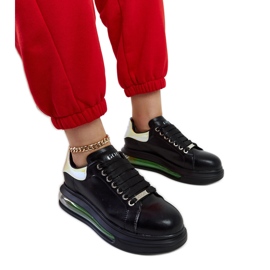 Sorte sneakers på GOE NN2N4030 platformen