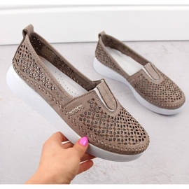 Gennembrudte slip-on sko i læder, beige T.Sokolski 0712