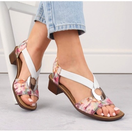 Komfortable slip-on sandaler til kvinder med blomster, flerfarvet Rieker 62662-90 hvid