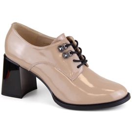 Damelaksko med dekorativ hæl, beige Vinceza 63510