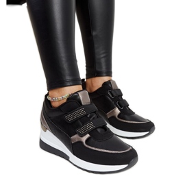 Sorte wedge sneakers dekoreret med Asmeret rhinestones