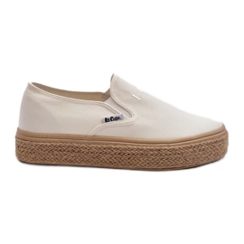 Slip-on sneakers til kvinder med fletning Lee Cooper LCW-24-44-2430 hvid