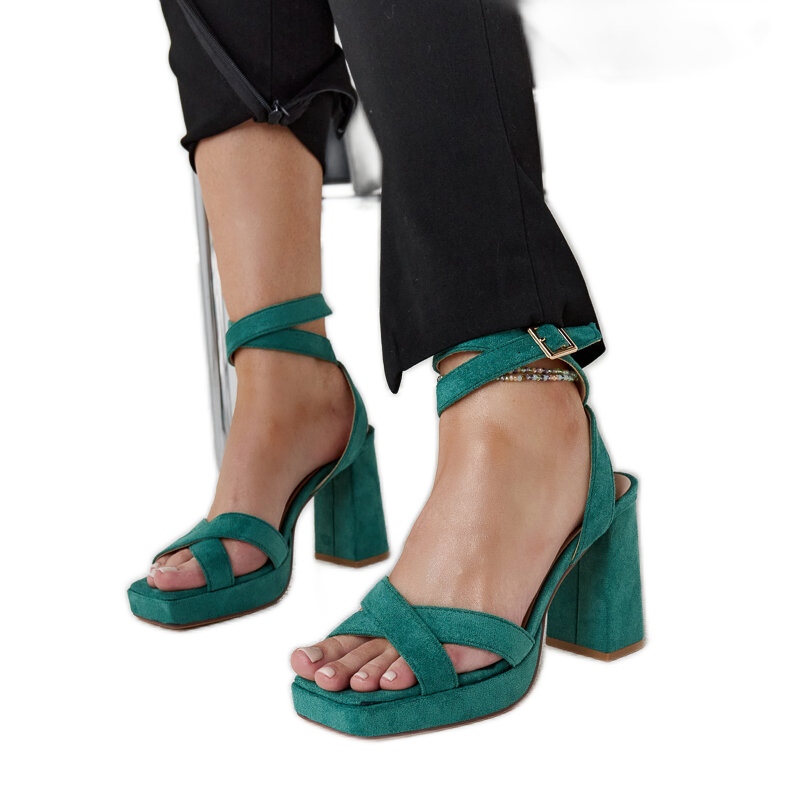 Højhælede Salla-sandaler i grønne ruskind