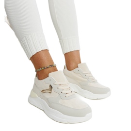 Beige sneakers på Nereida platformen
