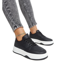 Sorte sneakers med en tyk Rafida-sål
