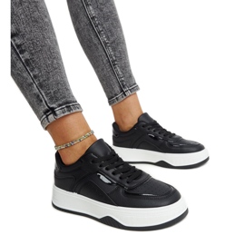 Sorte sneakers med tykkere Intis sål